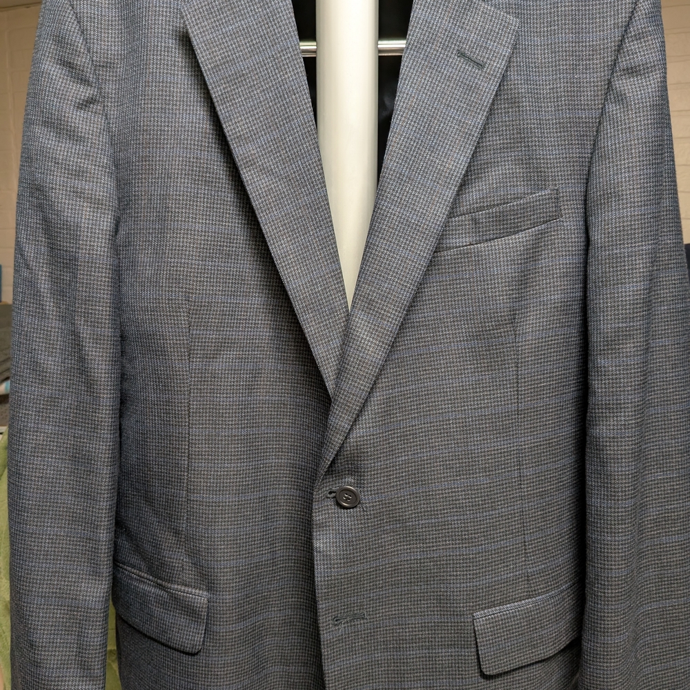 Classic Men's Gray Check Blazer - Modern Tailored Look